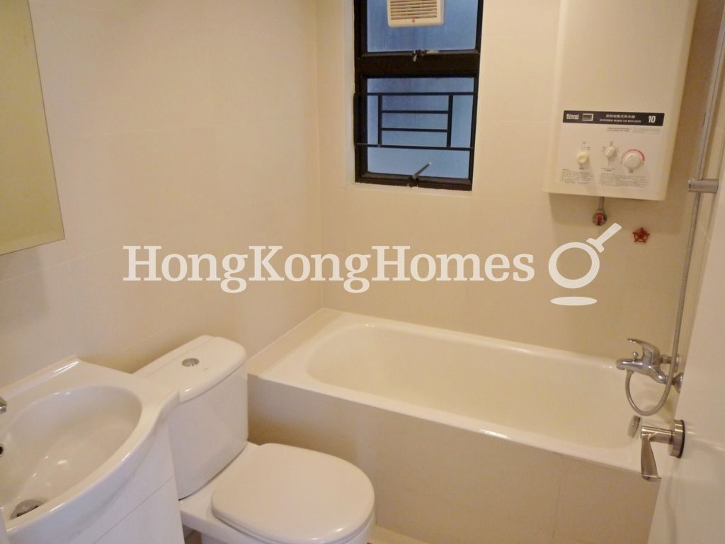 Master Bathroom — Blessings Garden I, Mid-levels West