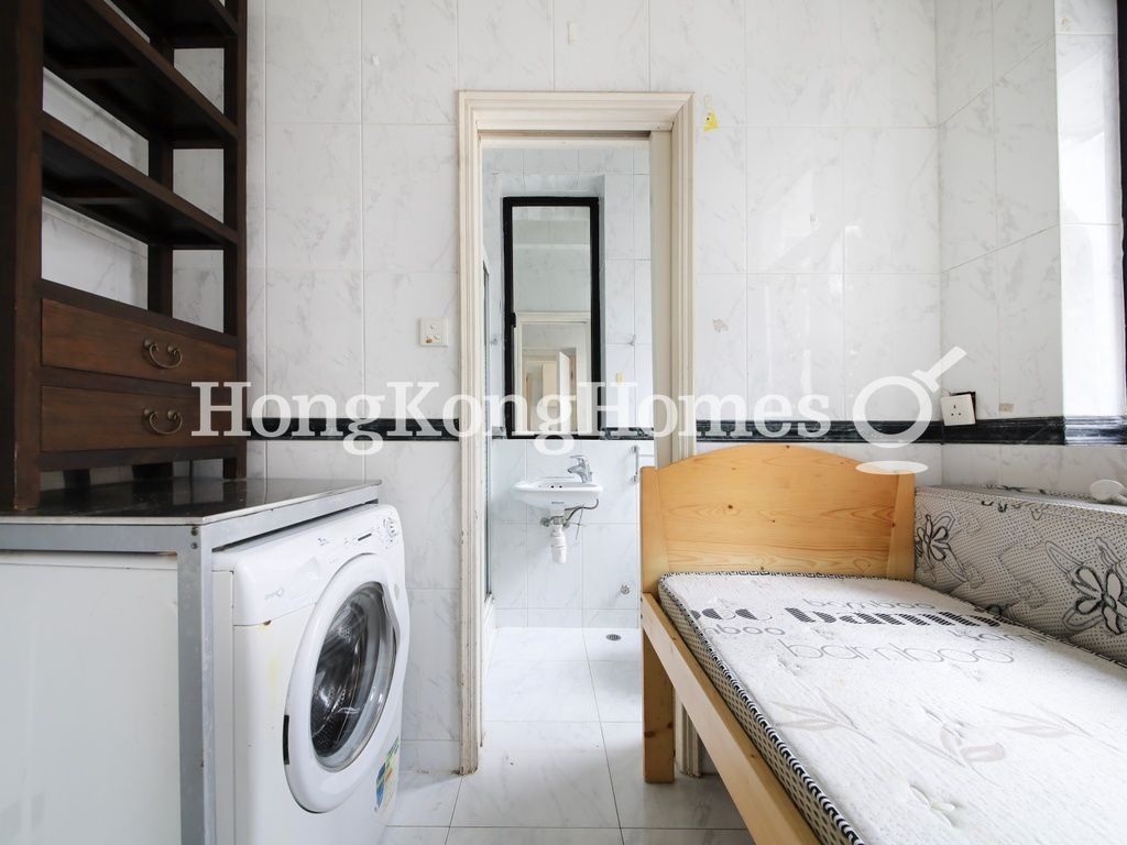 Maid's Room and Washroom — Broom Road, 15-21, Happy Valley