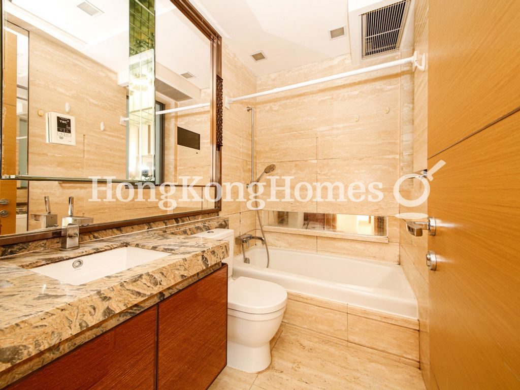Master Bathroom — Larvotto - Block 6, Ap Lei Chau