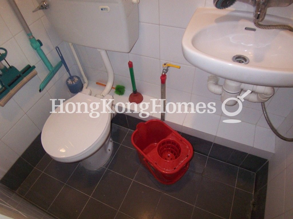 Maid's Washroom — Mandarin Villa - Block West, Mid-levels East