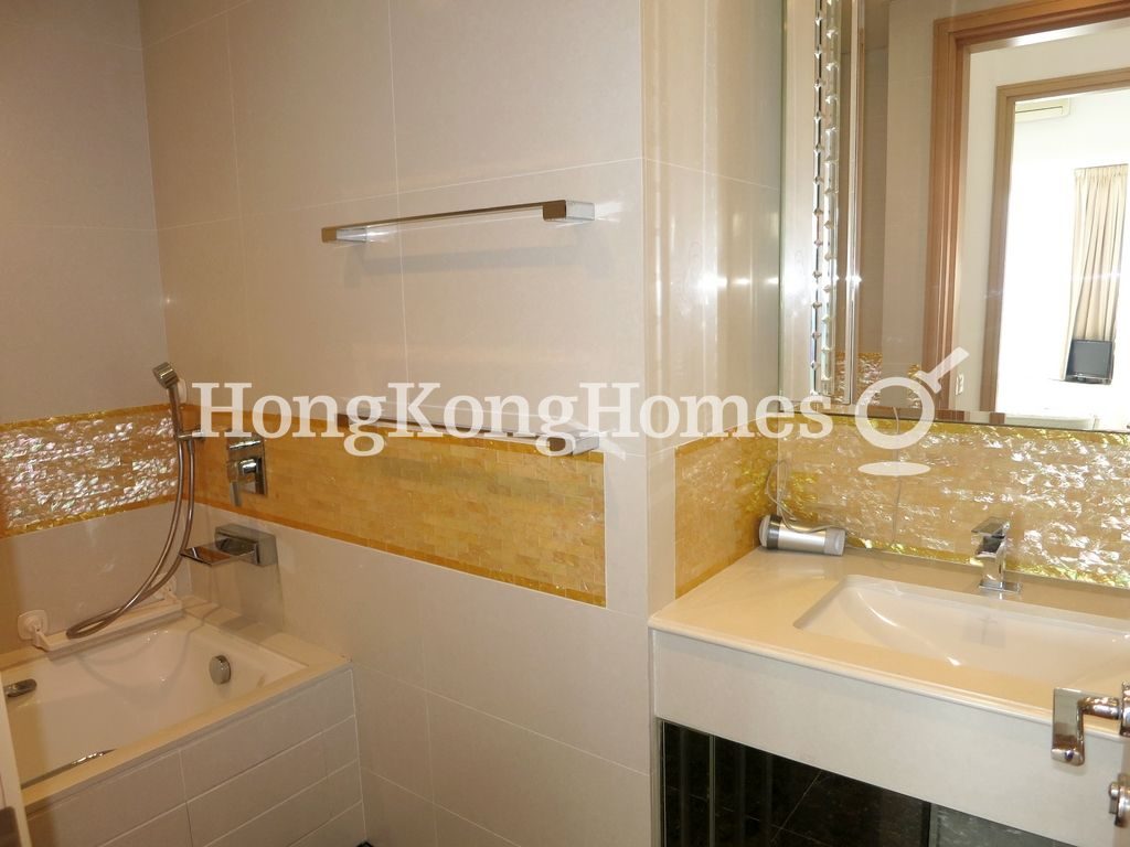 Guest Bathroom — The Masterpiece, Tsim Sha Tsui