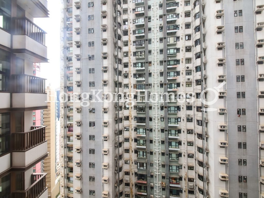 Maxluck Court