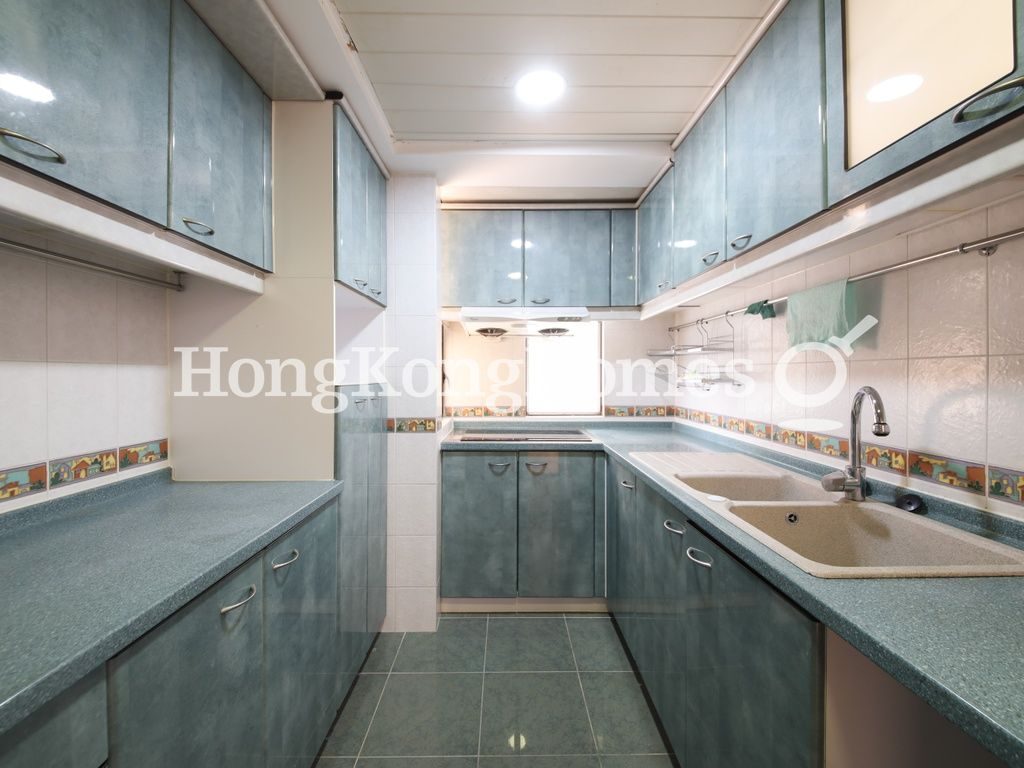 Kitchen — Pokfulam Gardens - Block 03, Pokfulam