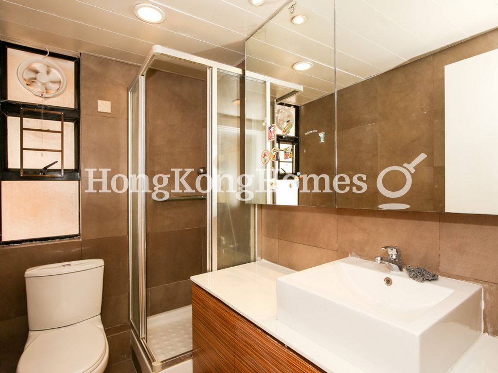 Guest Bathroom — Ronsdale Garden - Block 2, Tai Hang