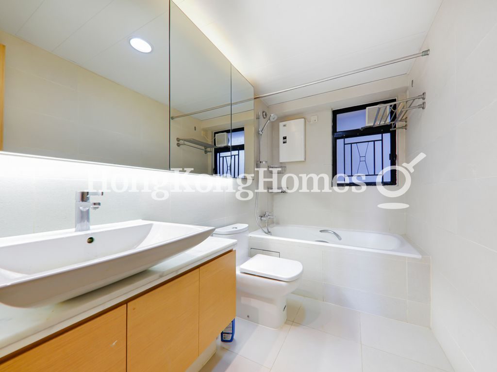 Guest Bathroom — The Grand Panorama III, Mid-levels West