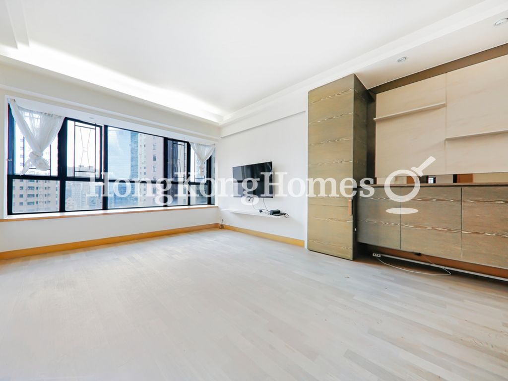Living and Dining Room — The Grand Panorama III, Mid-levels West