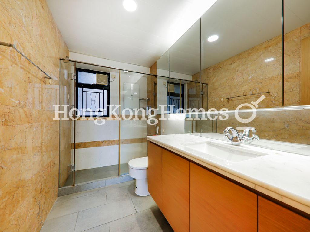 Master Bathroom — The Grand Panorama III, Mid-levels West