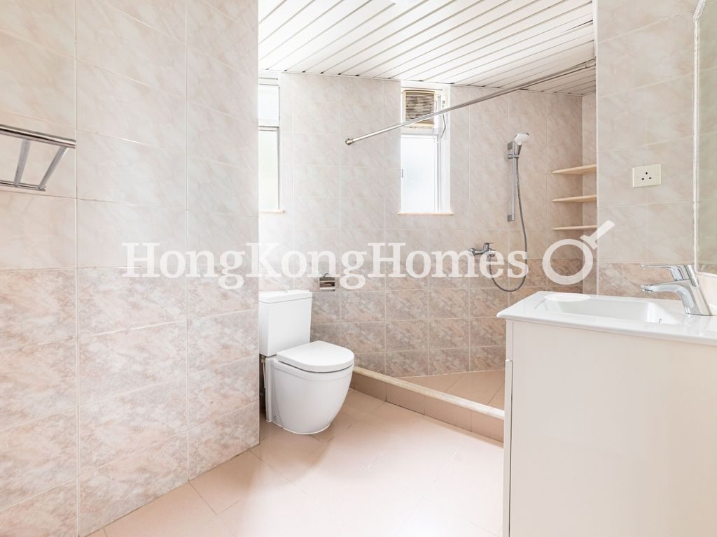 Master Bathroom — Wang Fung Terrace, 9-9A, Tai Hang