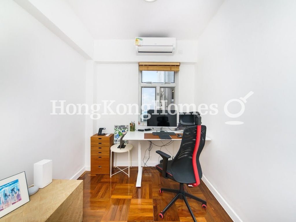 Third Bedroom — Yue Yan Mansion - Block B, Pokfulam