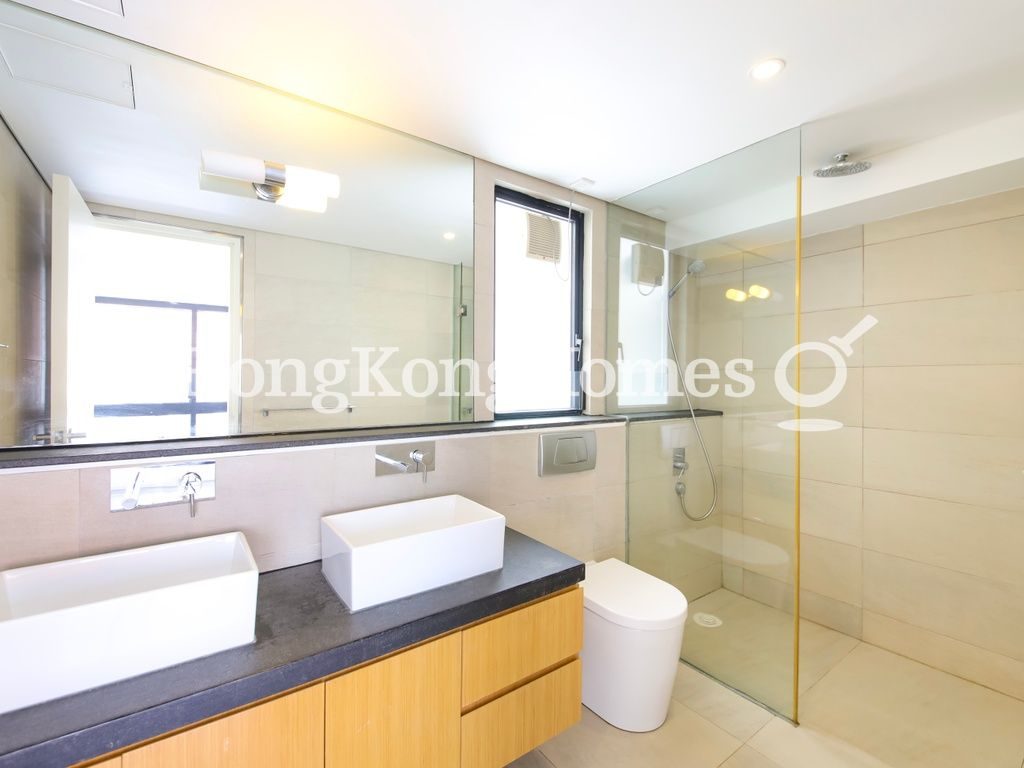 Master Bathroom — Aqua 33, Pokfulam