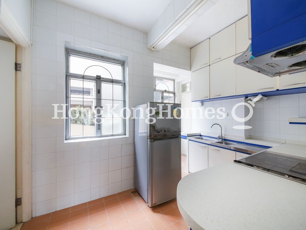 Kitchen — Kensington Court, Mid-levels East