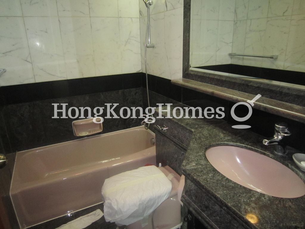 Guest Bathroom — Hillsborough Court - Block 02, Mid-levels Central