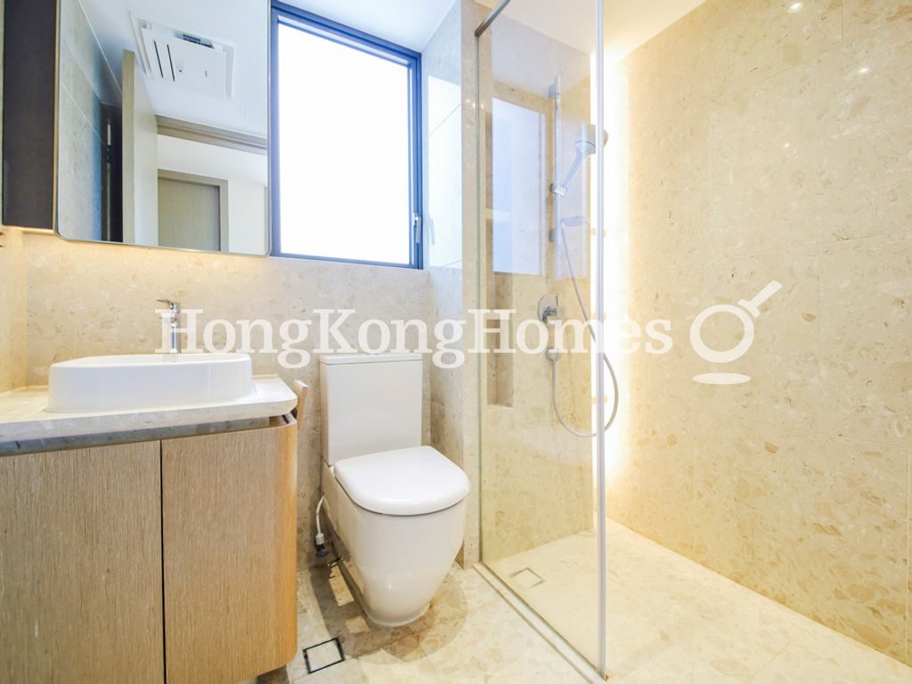 Guest Bathroom — Island Garden, Shau Kei Wan