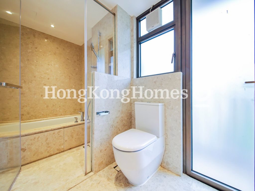 Master Bathroom — Island Garden, Shau Kei Wan