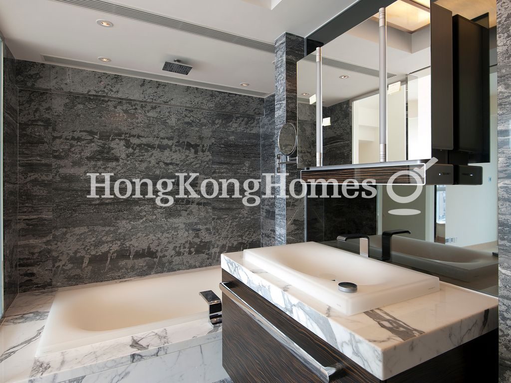 Master Bathroom — Marinella - Tower 9, Wong Chuk Hang