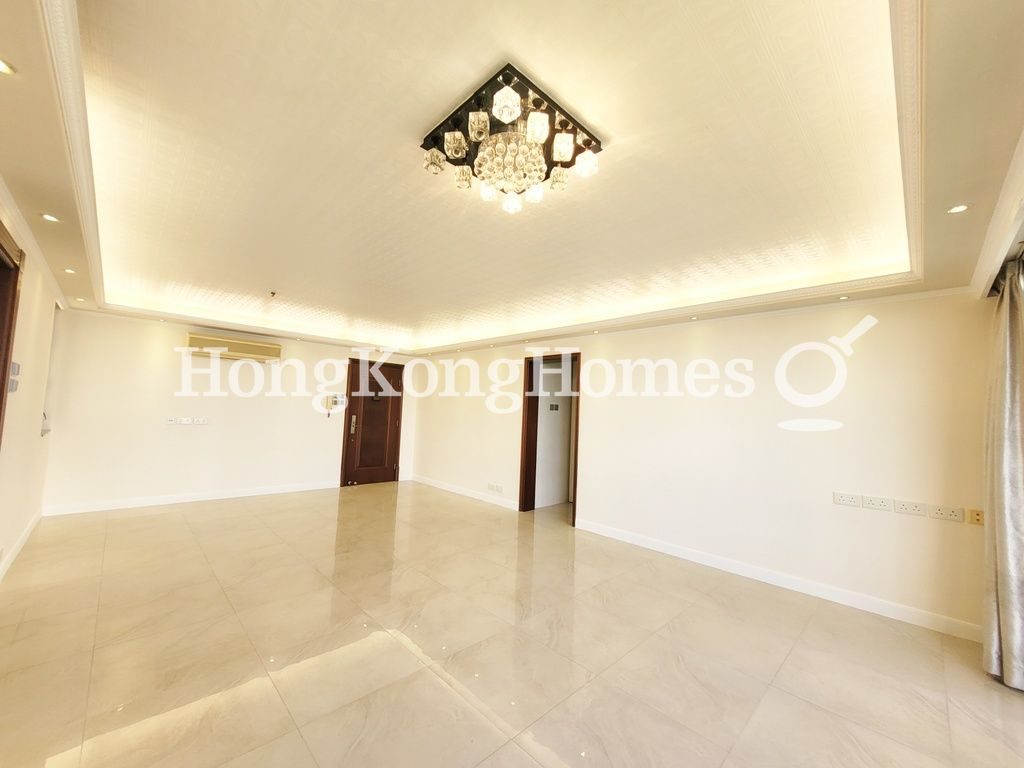 Living and Dining Room — Pokfulam Gardens - Block 06, Pokfulam