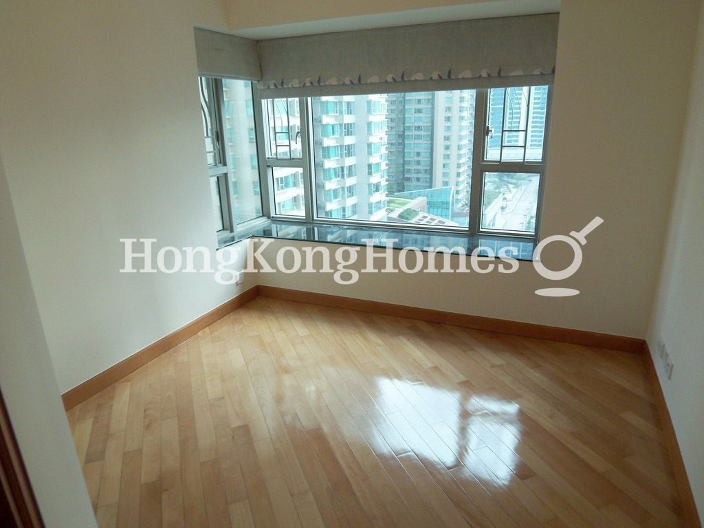 Master Bedroom — Sorrento Tower - 5, Tsim Sha Tsui