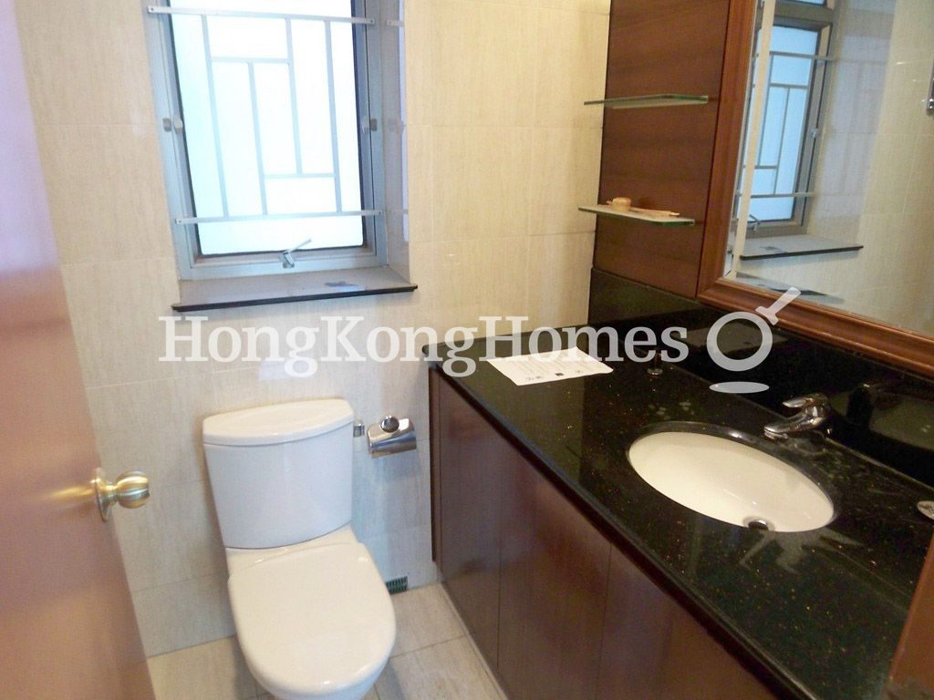 Master Bathroom — Sorrento Tower - 5, Tsim Sha Tsui