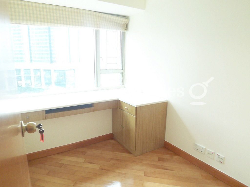 Third Bedroom — Sorrento Tower - 5, Tsim Sha Tsui