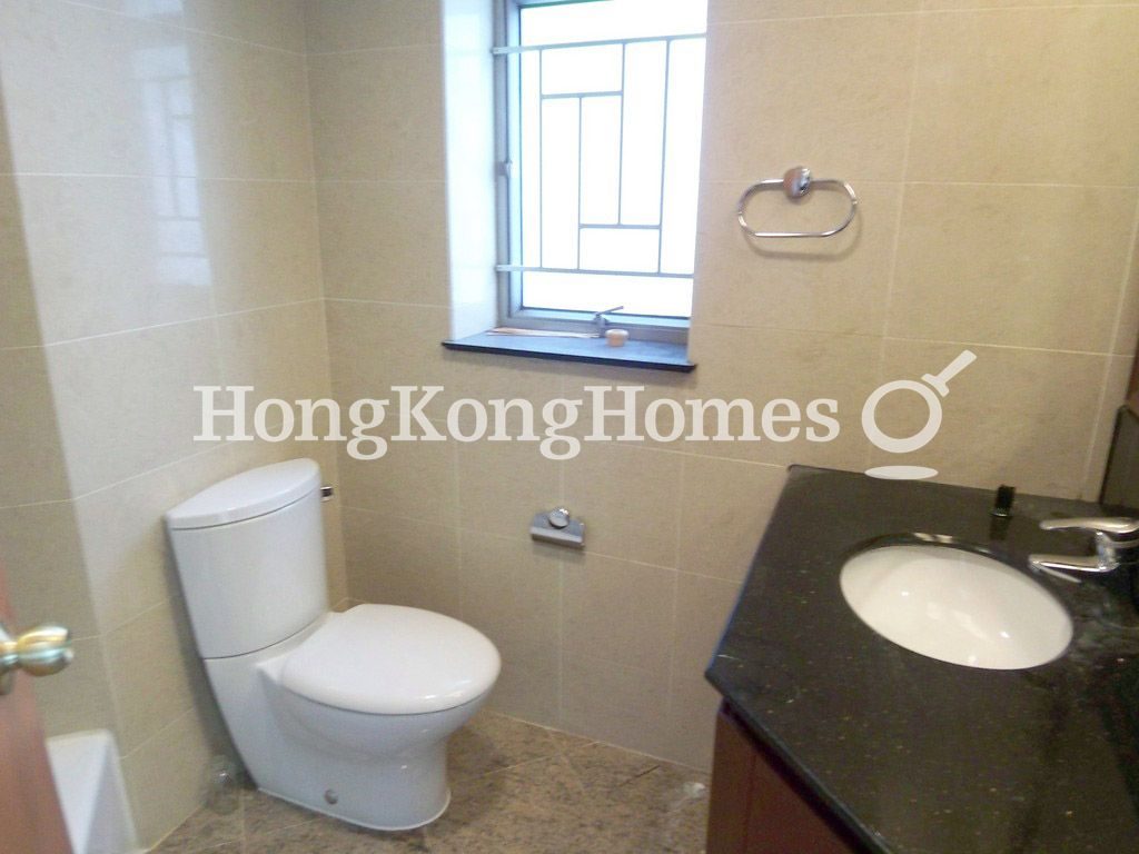 Guest Bathroom — Sorrento Tower - 5, Tsim Sha Tsui
