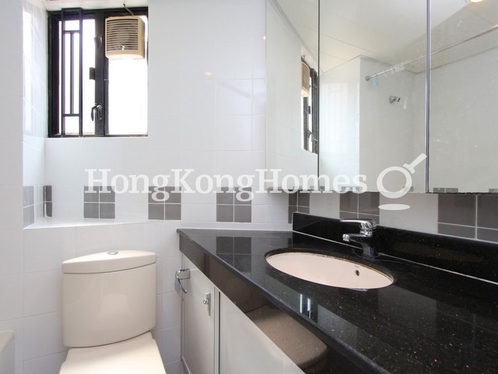 Guest Bathroom — Greencliff, Mid-levels East