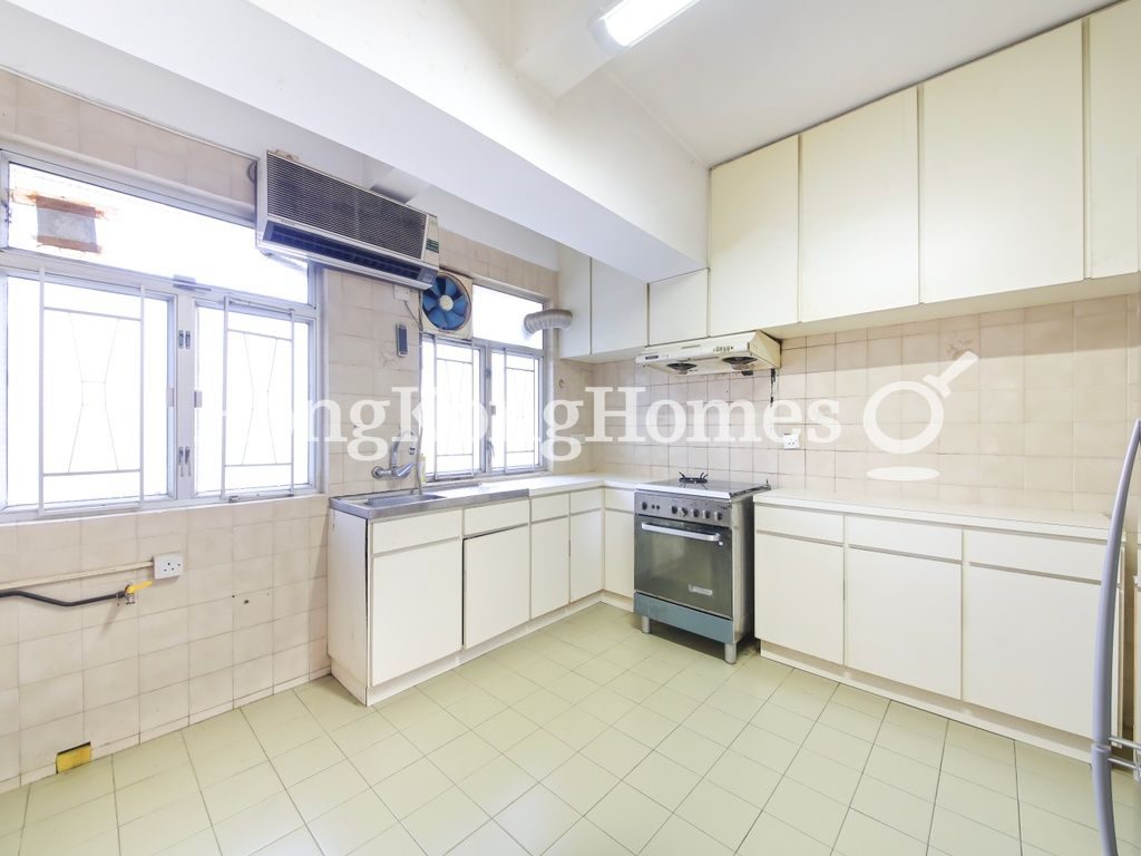 Kitchen — Realty Gardens - London Court, Mid-levels West