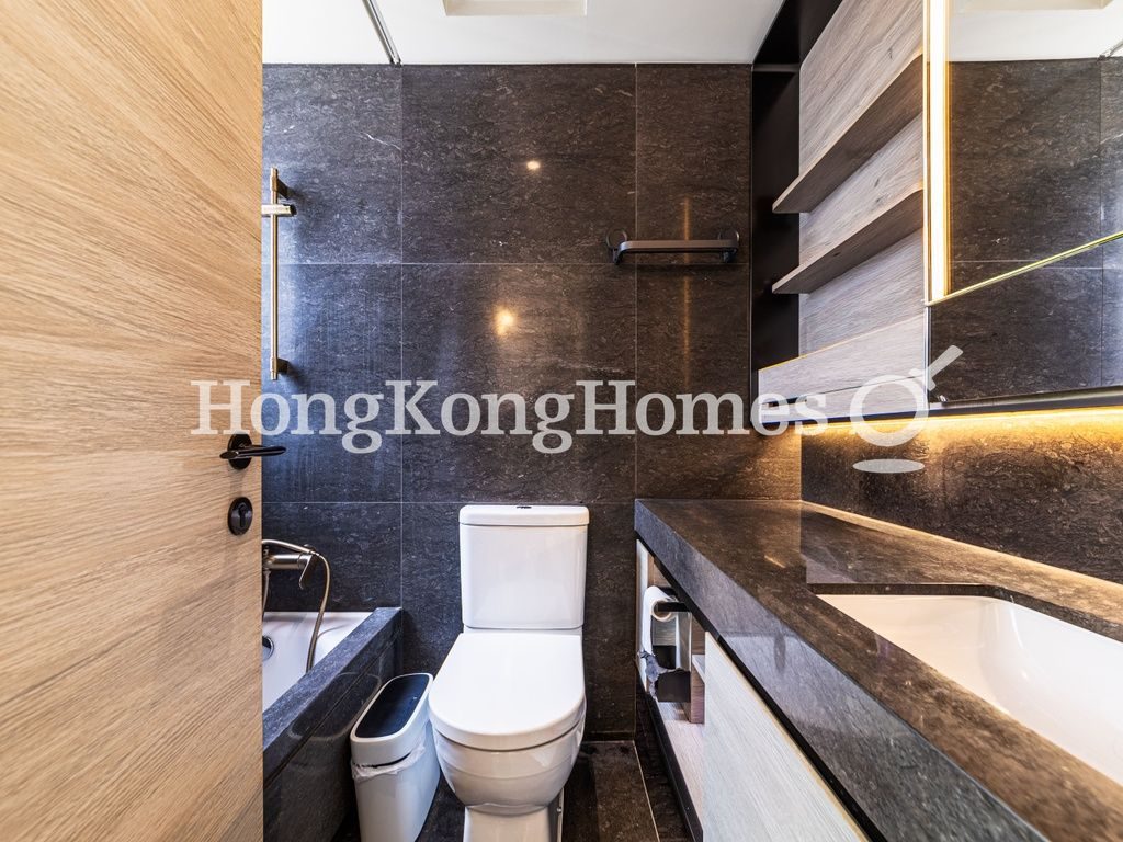 Master Bathroom — Fleur Pavilia - Tower 03, North Point