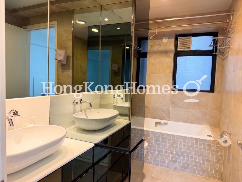 Master Bathroom — The Grand Panorama II, Mid-levels West