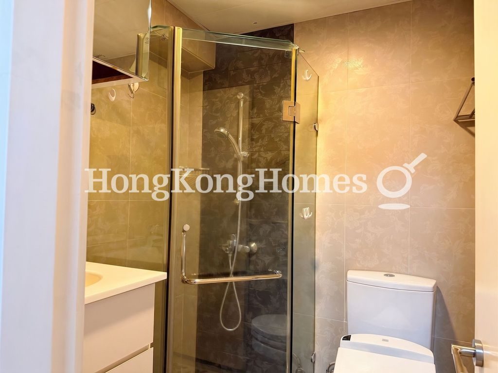 Second Ensuite Bedroom — The Grand Panorama II, Mid-levels West