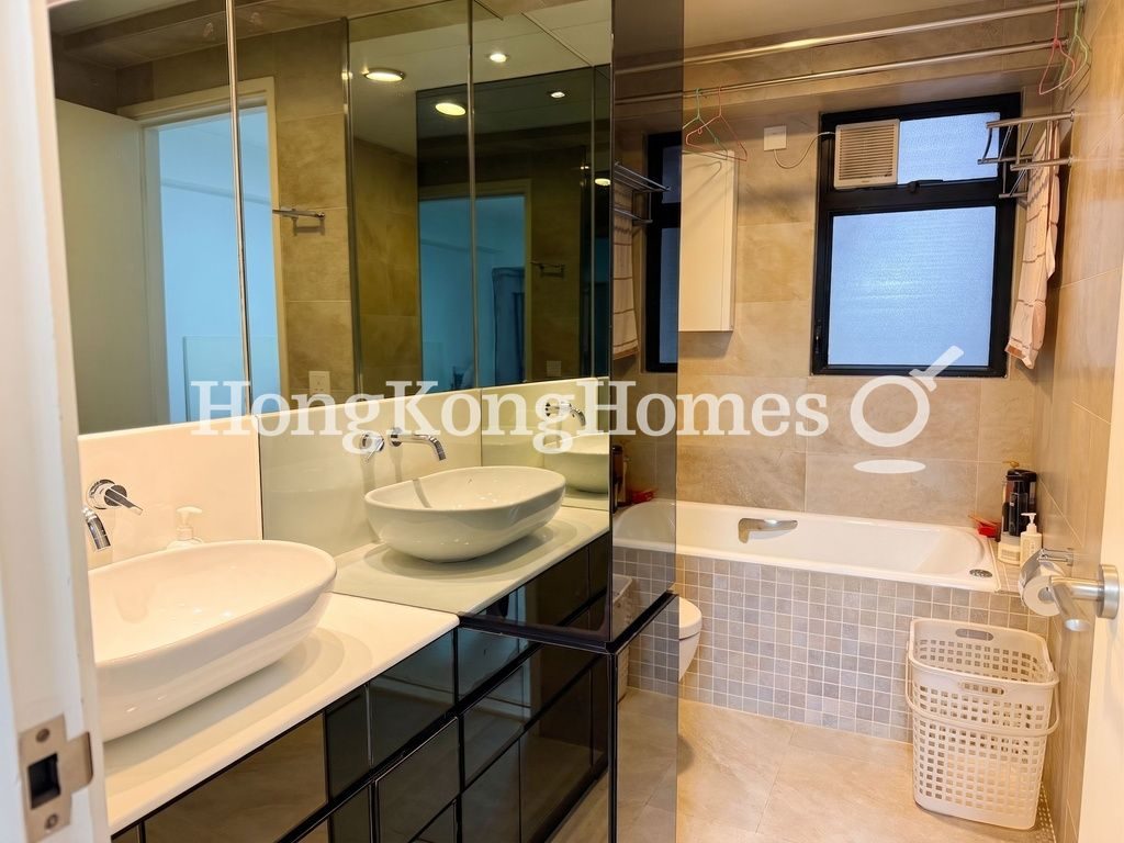 Guest Bathroom — The Grand Panorama II, Mid-levels West
