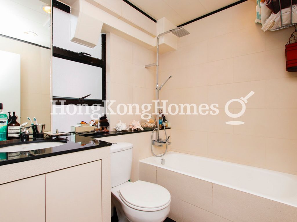 Guest Bathroom — Robinson Heights I, Mid-levels West
