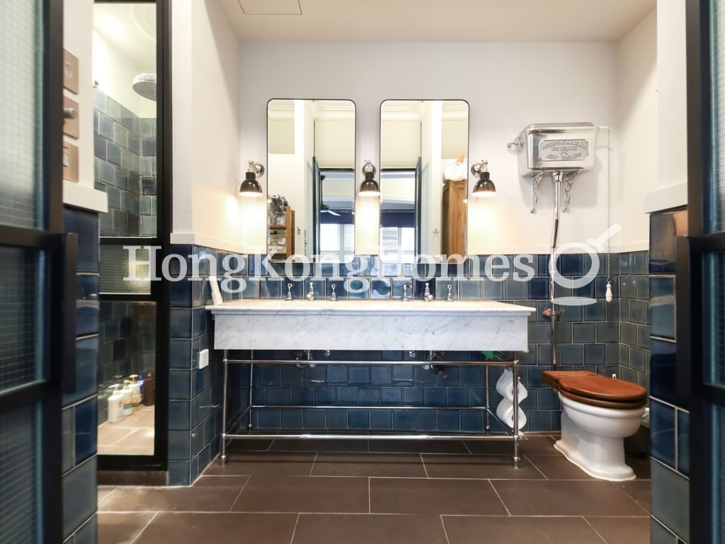 Master Bathroom — Sing Woo Road, 9-11, Happy Valley