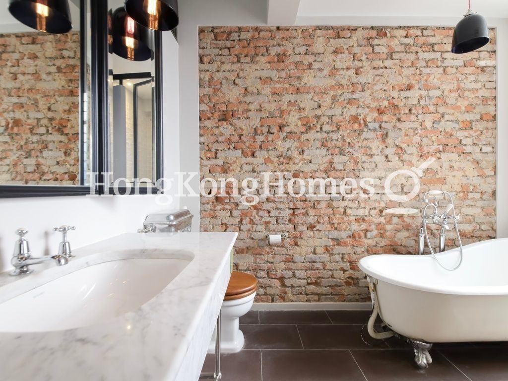 Guest Bathroom — Sing Woo Road, 9-11, Happy Valley