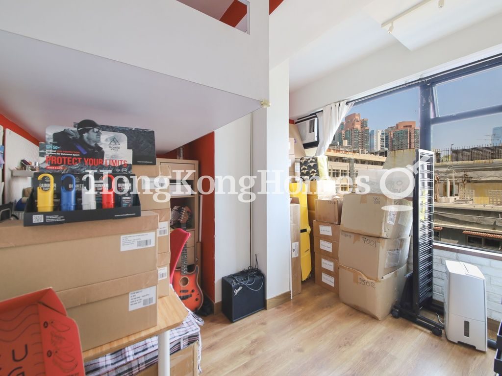 Third Bedroom — Winner Court, Mid-levels West