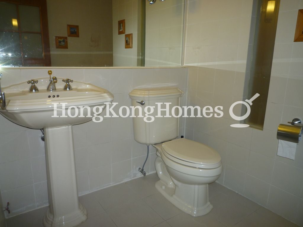 Master Bathroom — Hillsborough Court - Block 01, Mid-levels Central