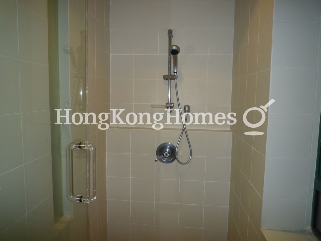 Shower in Master Bathroom — Hillsborough Court - Block 01, Mid-levels Central