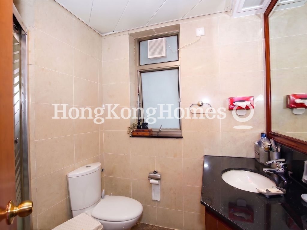 Master Bathroom — Sorrento Tower - 3, Tsim Sha Tsui