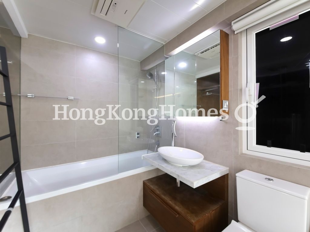 Master Bathroom — Grandview Tower - Block A, Mid-levels East