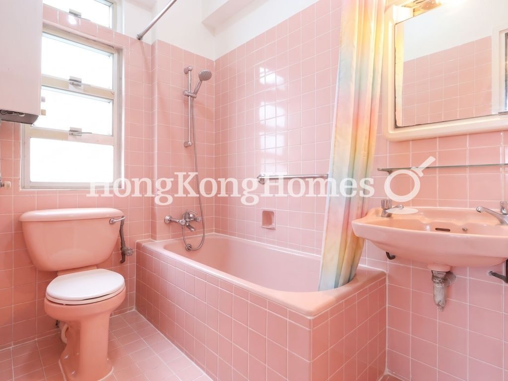 Master Bathroom — Green Villa, Happy Valley