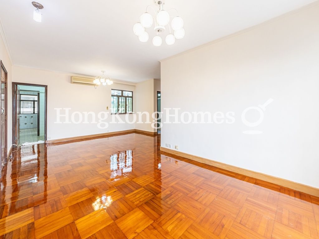 Living and Dining Room — Coral Court - Block A, North Point Hill