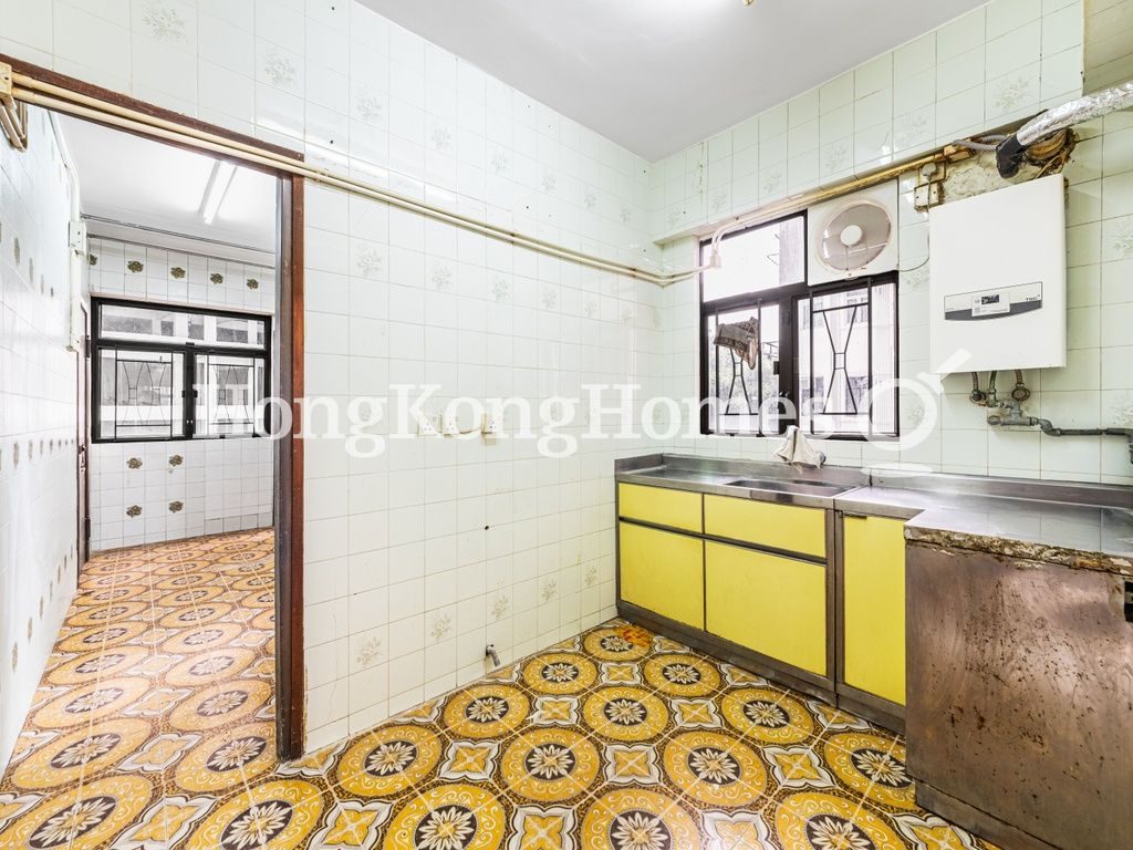 Kitchen — Coral Court - Block A, North Point Hill