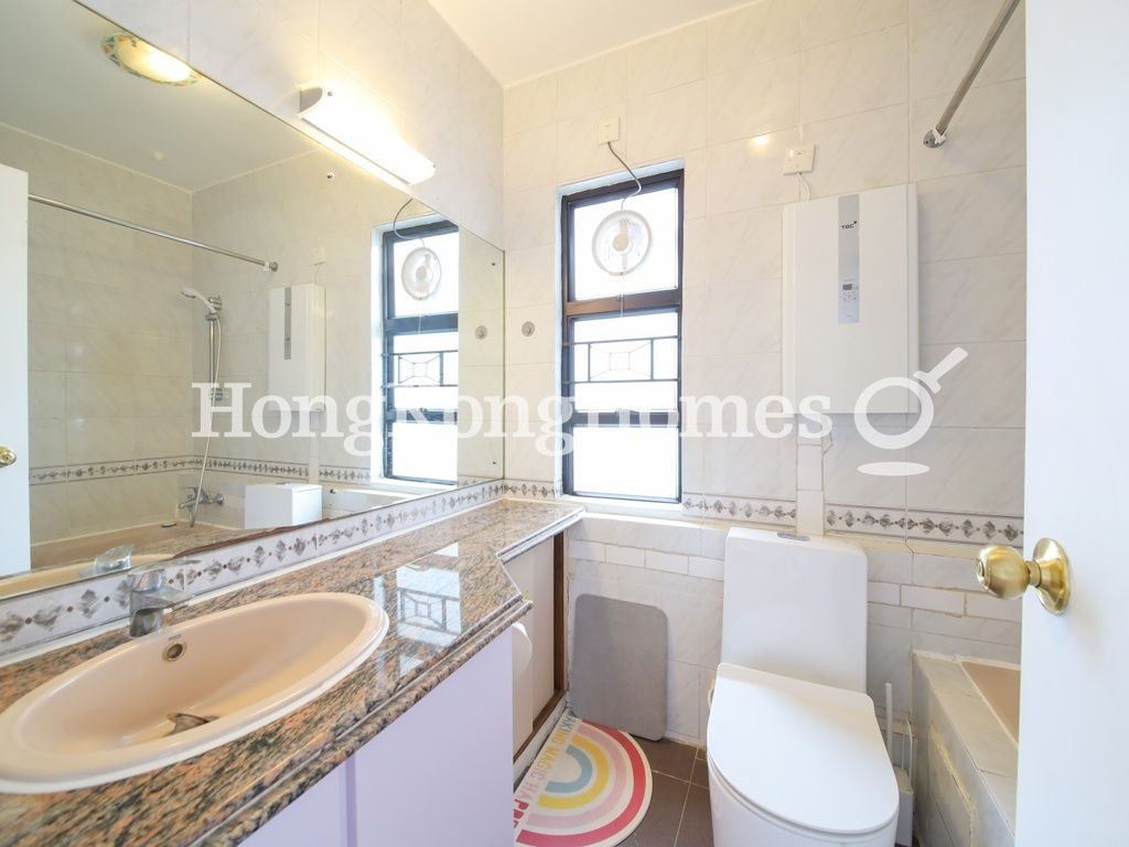 Master Bathroom — Gardenview Heights, Tai Hang