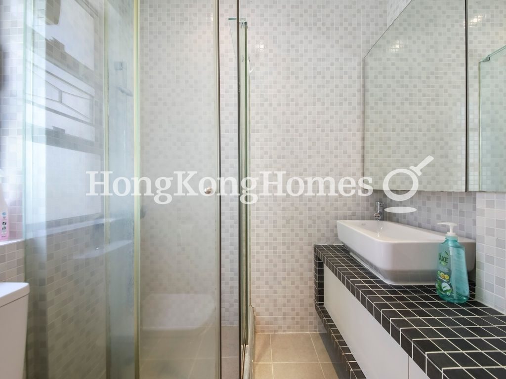 Master Bathroom — Hong Lok Mansion, Mid-levels Central