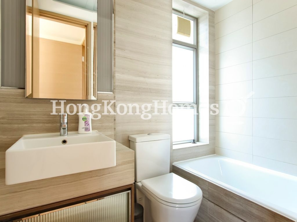 Master Bathroom — Island Crest - Tower 1, Sai Ying Pun