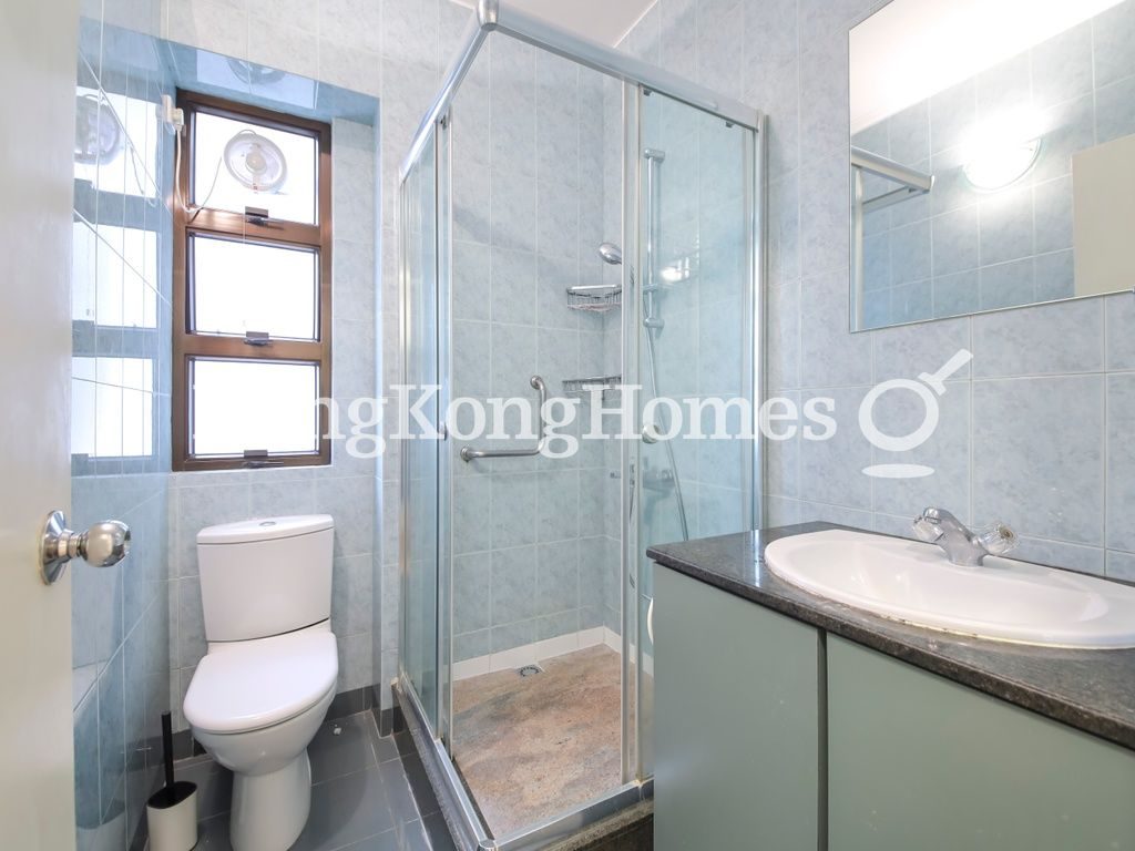 Guest Bathroom — Realty Gardens - Paris Court, Mid-levels West