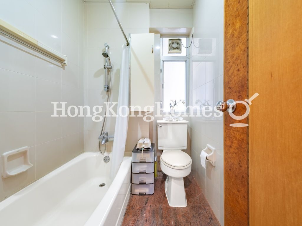 Guest Bathroom — Realty Gardens - Rome Court, Mid-levels West