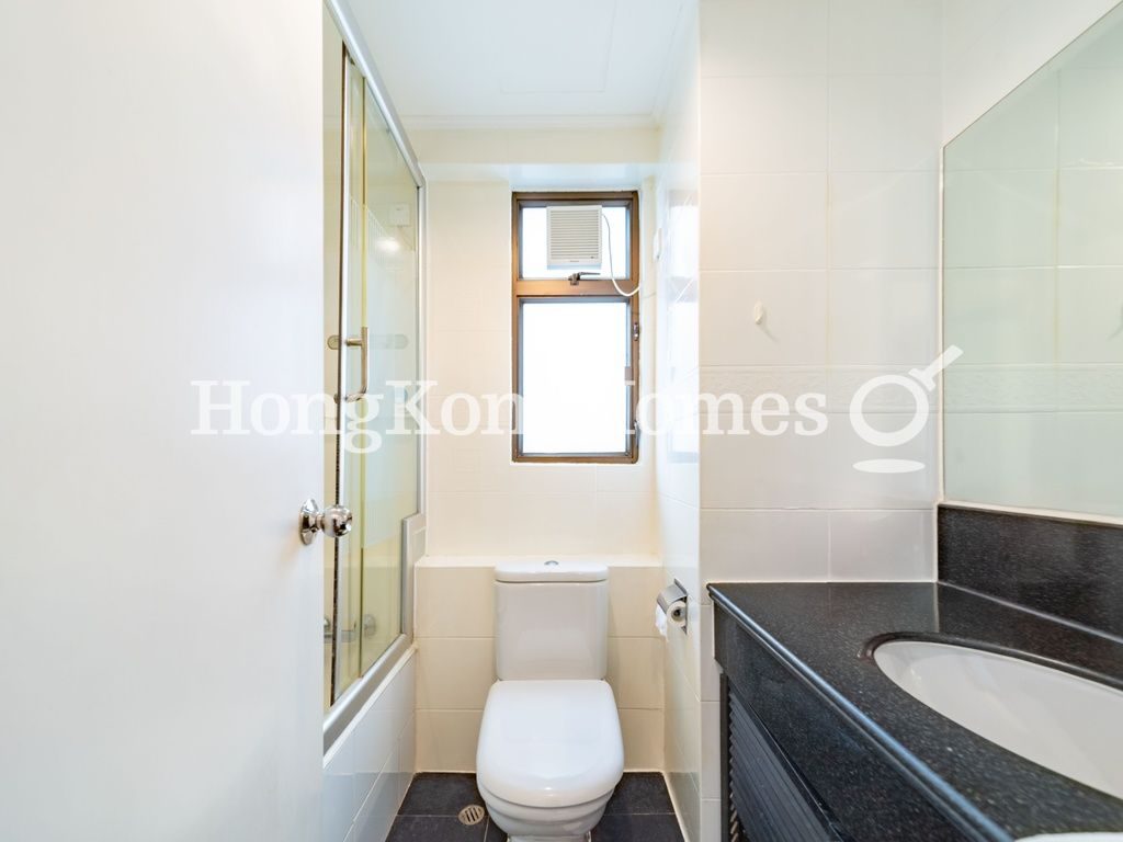 Guest Bathroom — Seymour Place, Mid-levels West