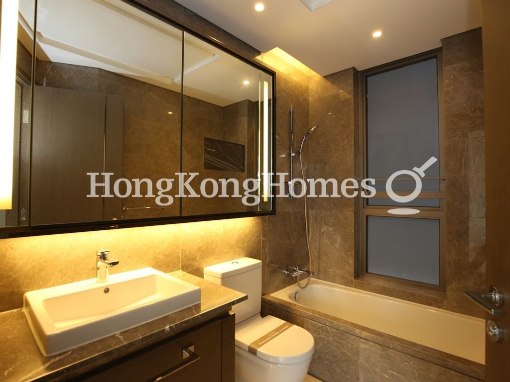 Master Bathroom — The Austin - Phase 1 - Tower 3A, Tsim Sha Tsui