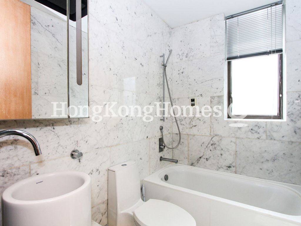 Guest Bathroom — The Gloucester, Wan Chai