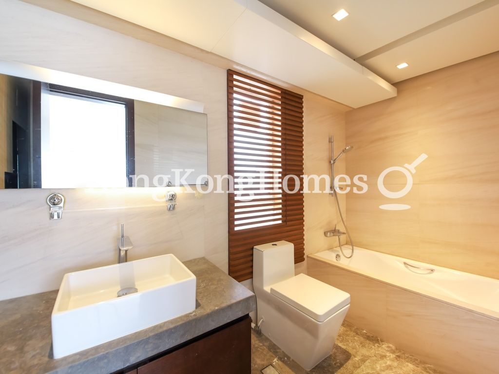 Master Bathroom — The Redhill Peninsula - Block 03, Tai Tam